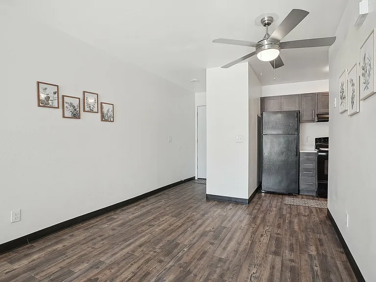 River Rock Apartments — Photo 30