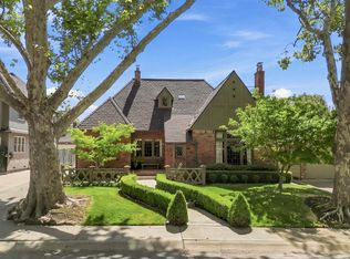 941 45th St, Sacramento, CA 95819