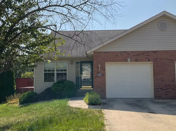 10907 Upland Terrace Dr, Lebanon, IL 62254