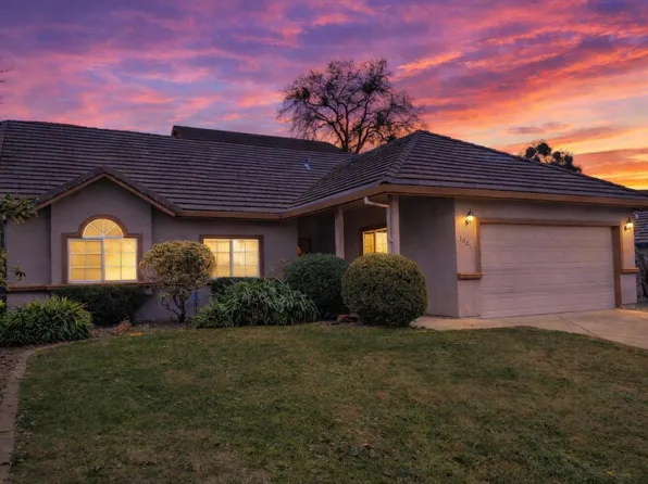 1021 Mockingbird Ln, Valley Springs, CA 95252