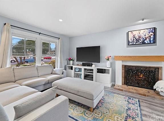 3rd image of 2106 Barrywood Ave