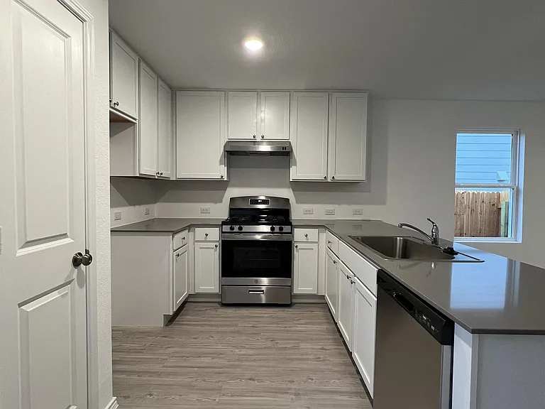 9904 Wye Ml — Photo 10