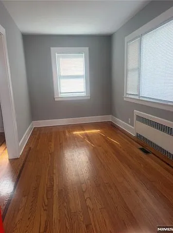 3 bed, 1.0 bath, $3,200 — Photo 2