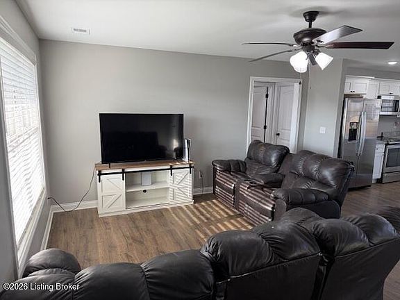 4th image of 106 Dakota Ct