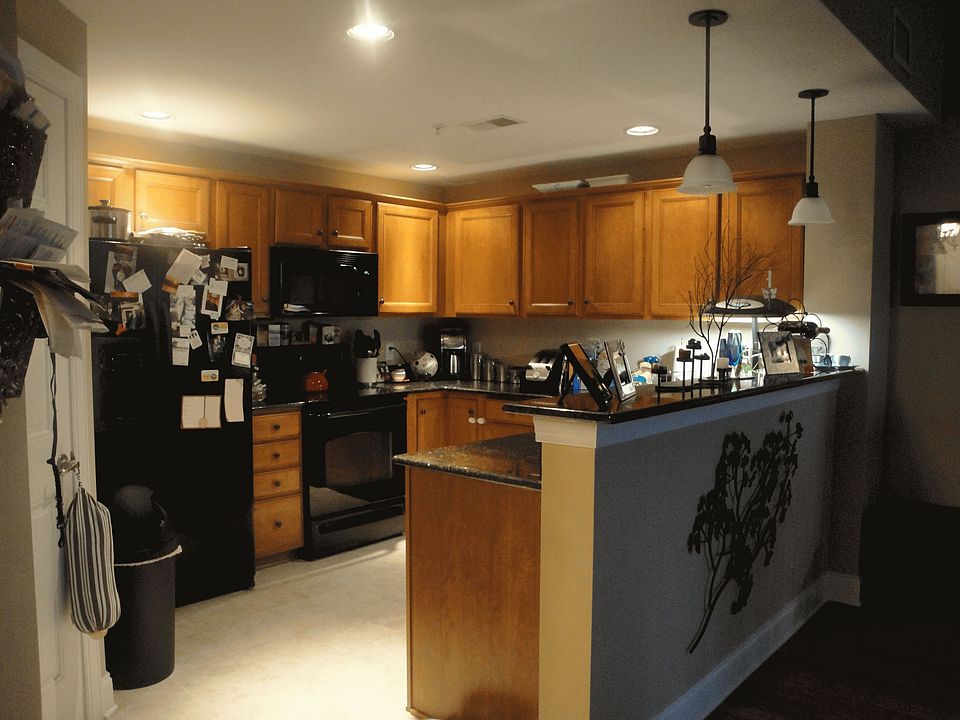 2nd image of 3201 Aspen Grv APT L7