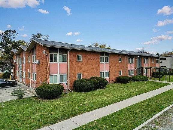 4th image of 19199 Lahser Rd