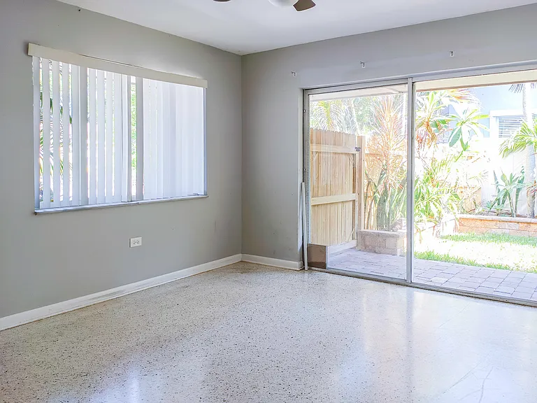 305 S Federal Hwy #1 — Photo 11