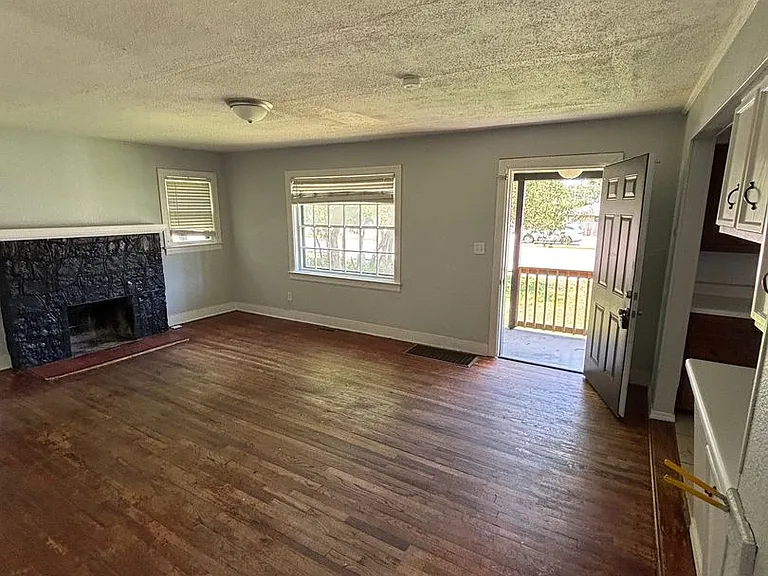 1111 N Kansas Expy — Photo 11