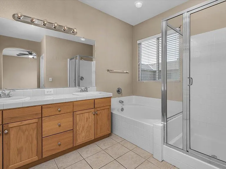 1709 Glen Dunbar Ln — Photo 28