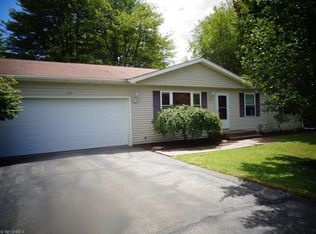 142 N Colonial Dr, Cortland, OH