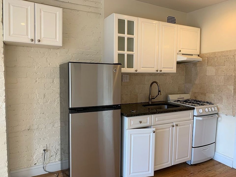 2nd image of 309 E 37th St APT 4B
