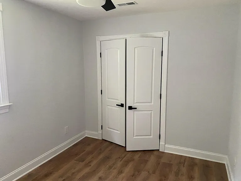 3909 Elmwood Dr — Photo 10