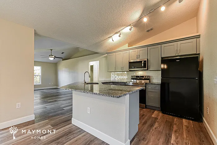 2897 Grayton St — Photo 7