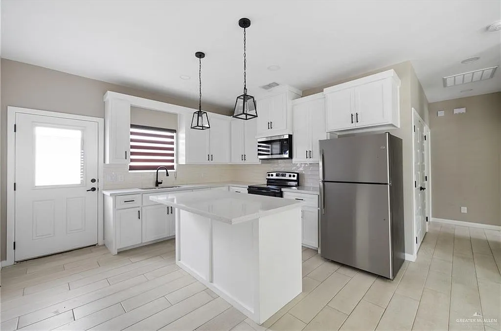 2 bed, 2.0 bath, 924 sqft, $1,250 — Photo 4