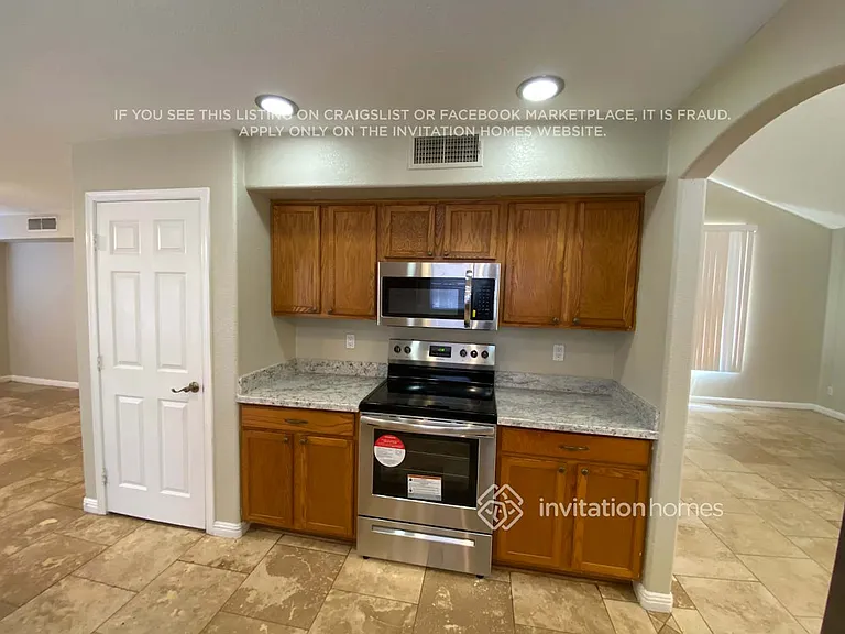 764 W La Pryor Ln — Photo 9