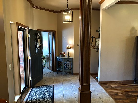 Entry way