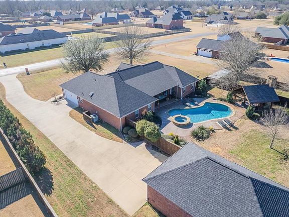 3rd image of 5102 Rochelle Ln