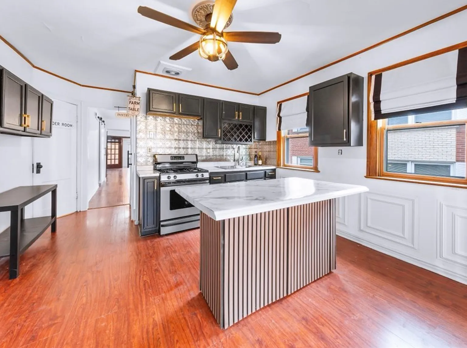 3 bed, 1300 sqft, $3,000 — Photo 2