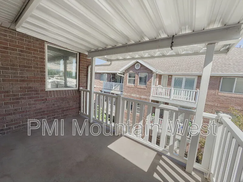 3 bed, 2.0 bath, 1600 sqft, $1,750 — Photo 4
