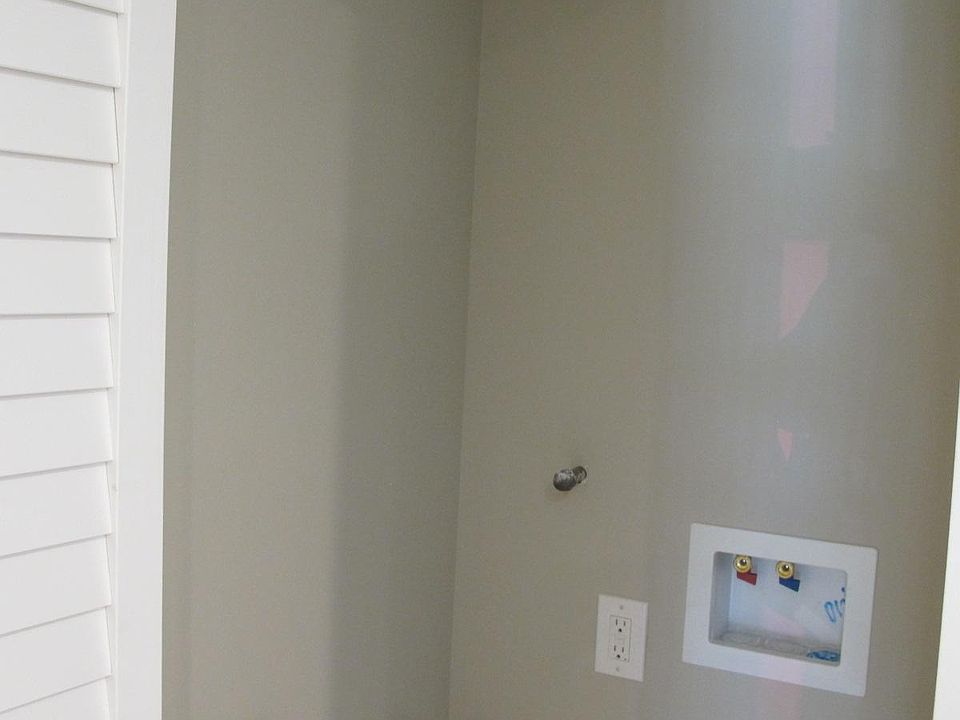1st image of 1221 E Wilson Ave APT 1