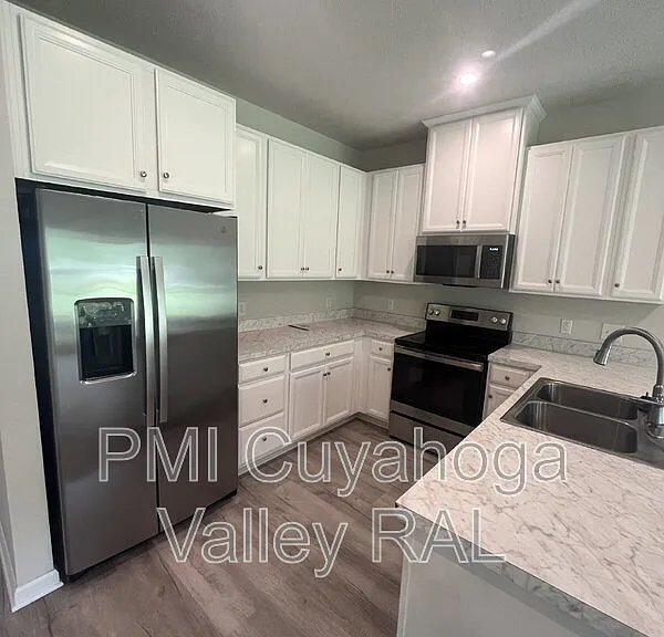 1161 Meadow Run — Photo 6