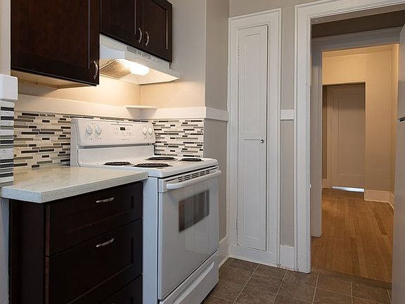 4th image of 2726 Franklin Ave E APT 2