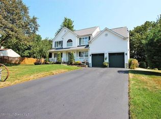 6 Tuscarora Cir, Old Bridge, NJ 08857