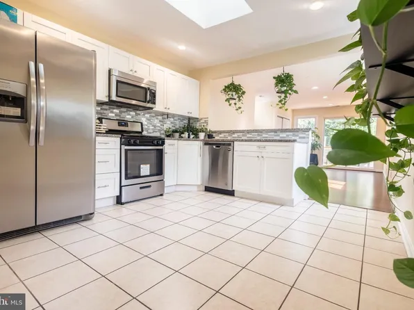 9010 3rd St, Lanham, MD 20706