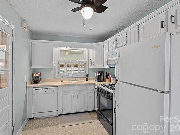 5th image of 1301 Lane Rd