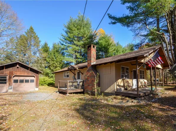 4267 Wintergreen Rd, East Stroudsburg, PA 18302