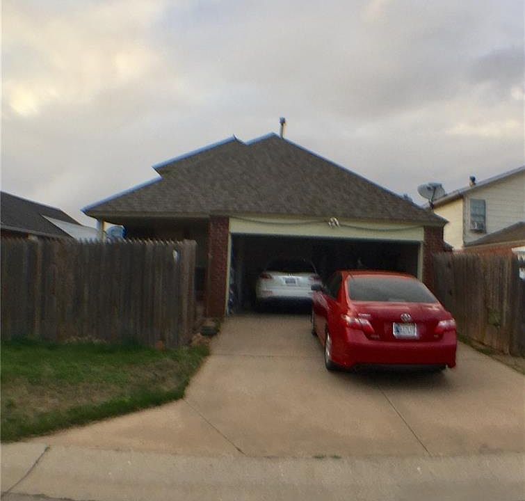 2nd image of 1004 SW 22nd St