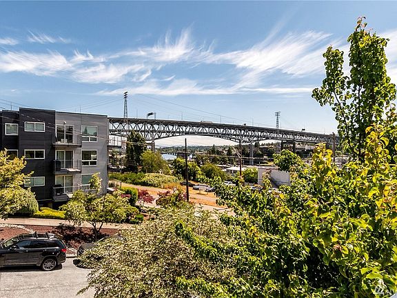Looking east - Montlake Cut