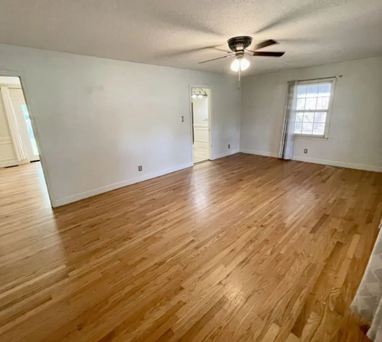 3 bed, 1500 sqft, $1,650 — Photo 2