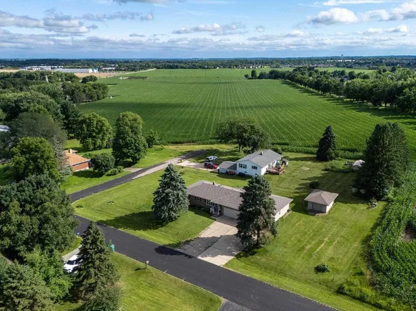 6725 Prairie View Drive, Sun Prairie, WI 53590