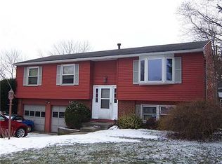 325 Edgewood Dr, Perrysburg, OH 43551