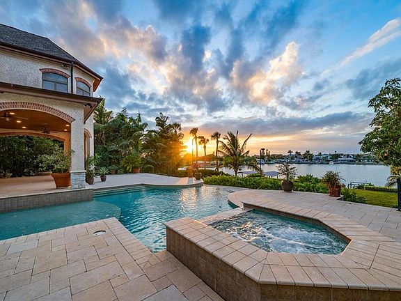 3rd image of 118 Harbor View Ln