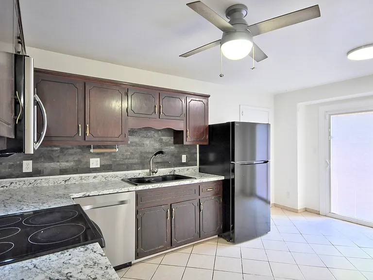 973 Hot Shot Dr — Photo 12
