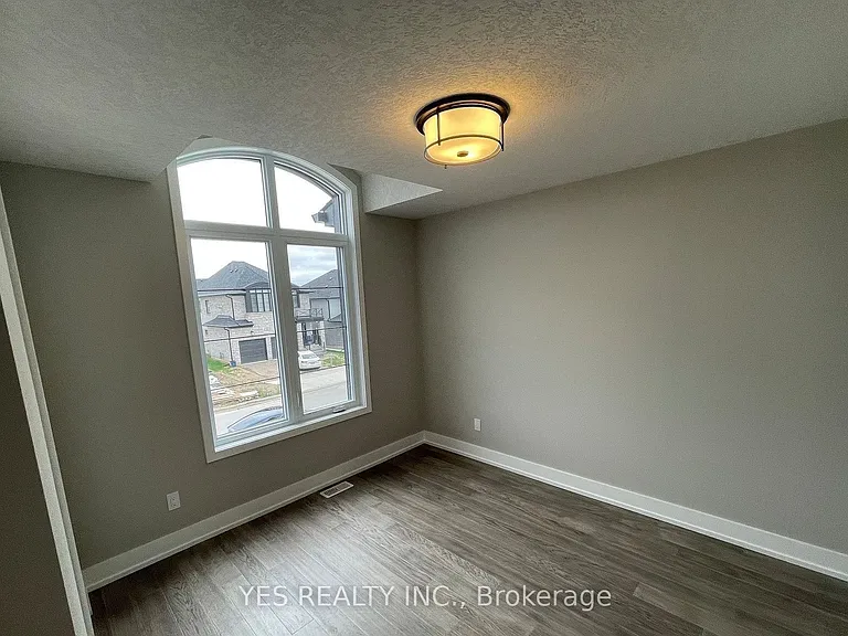 87 Doon Creek St — Photo 2