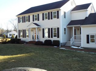 8 Old Country Ln, Abington, MA 02351