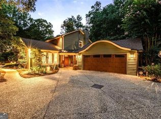 395 W Spalding Dr, Sandy Springs, GA 30328