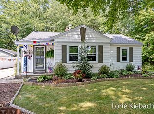 17471 174th Ave, Spring Lake, MI 49456