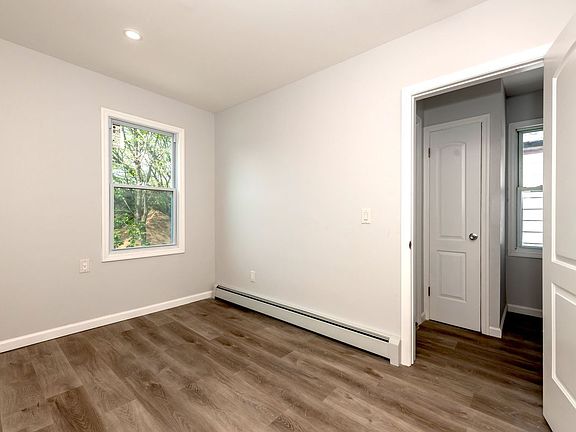 5th image of 11446 133rd St