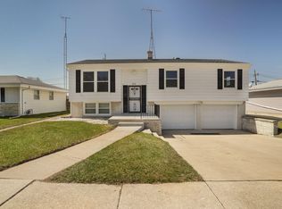 4150 Manhattan Dr, Racine, WI 53402