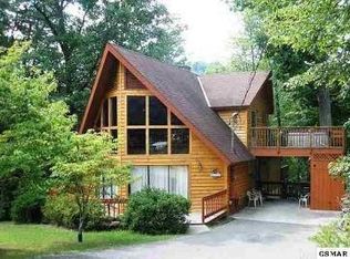 810 Village Pl, Gatlinburg, TN 37738