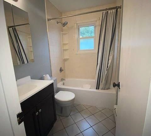 4th image of 16 Colonial Dr