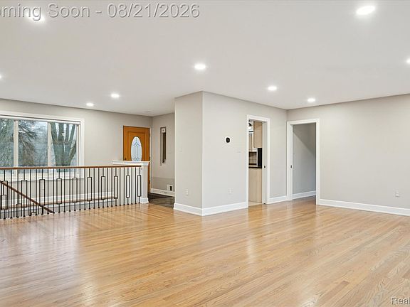 5th image of 30609 Inkster Rd