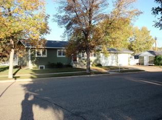 2403 8th Ave E, Williston, ND 58801