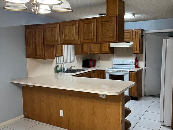 3rd image of 720 NW 15th Ave