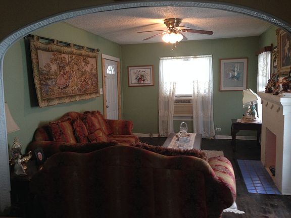 3rd image of 629 W Norwood Ct