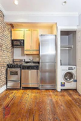 3rd image of 521 E 5th St APT 4A